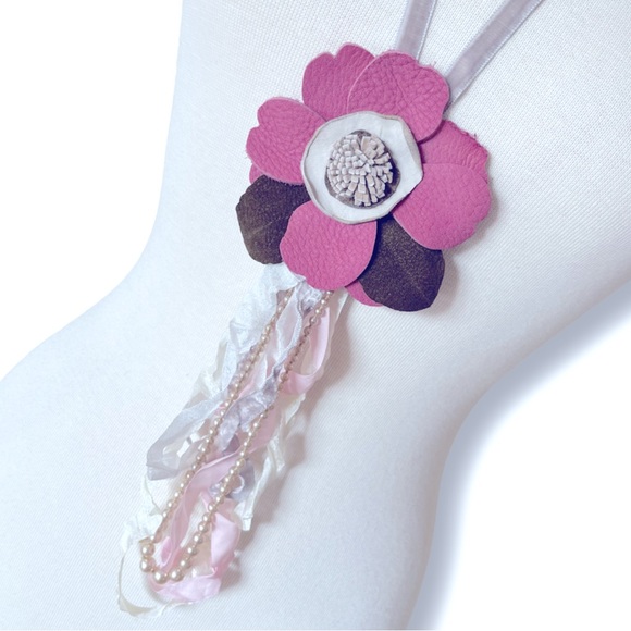 Pink Leather Flower Necklace with Vintage Pearl Beads and Velvet Ribbons - Picture 2 of 7